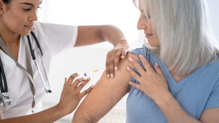 Simple Tips to Overcome Fear of Needles Before Going to the Doctor Woman getting a shot